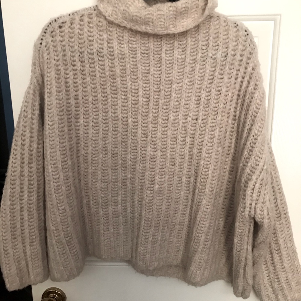 Free people cream chunky knit pullover